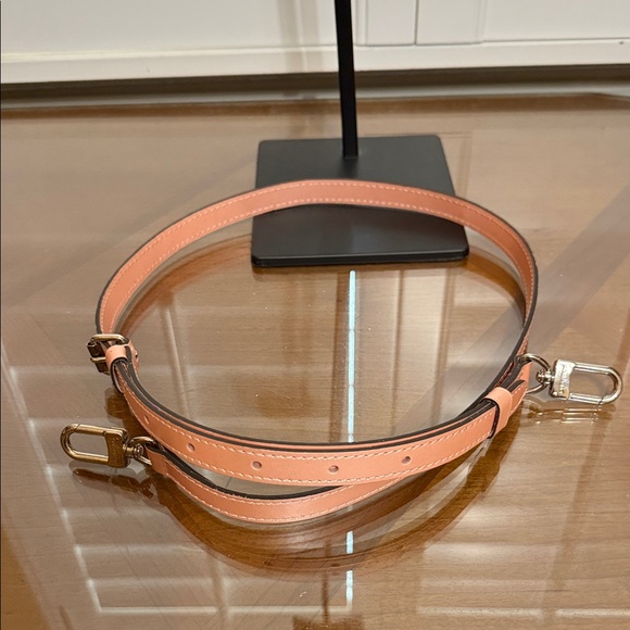 Louis Vuitton Pink Leather Bag Strap - Picture 1 of 5